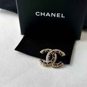 Chanel 22P Chain CC Logo Brooch Pin Gold/Black Enamel